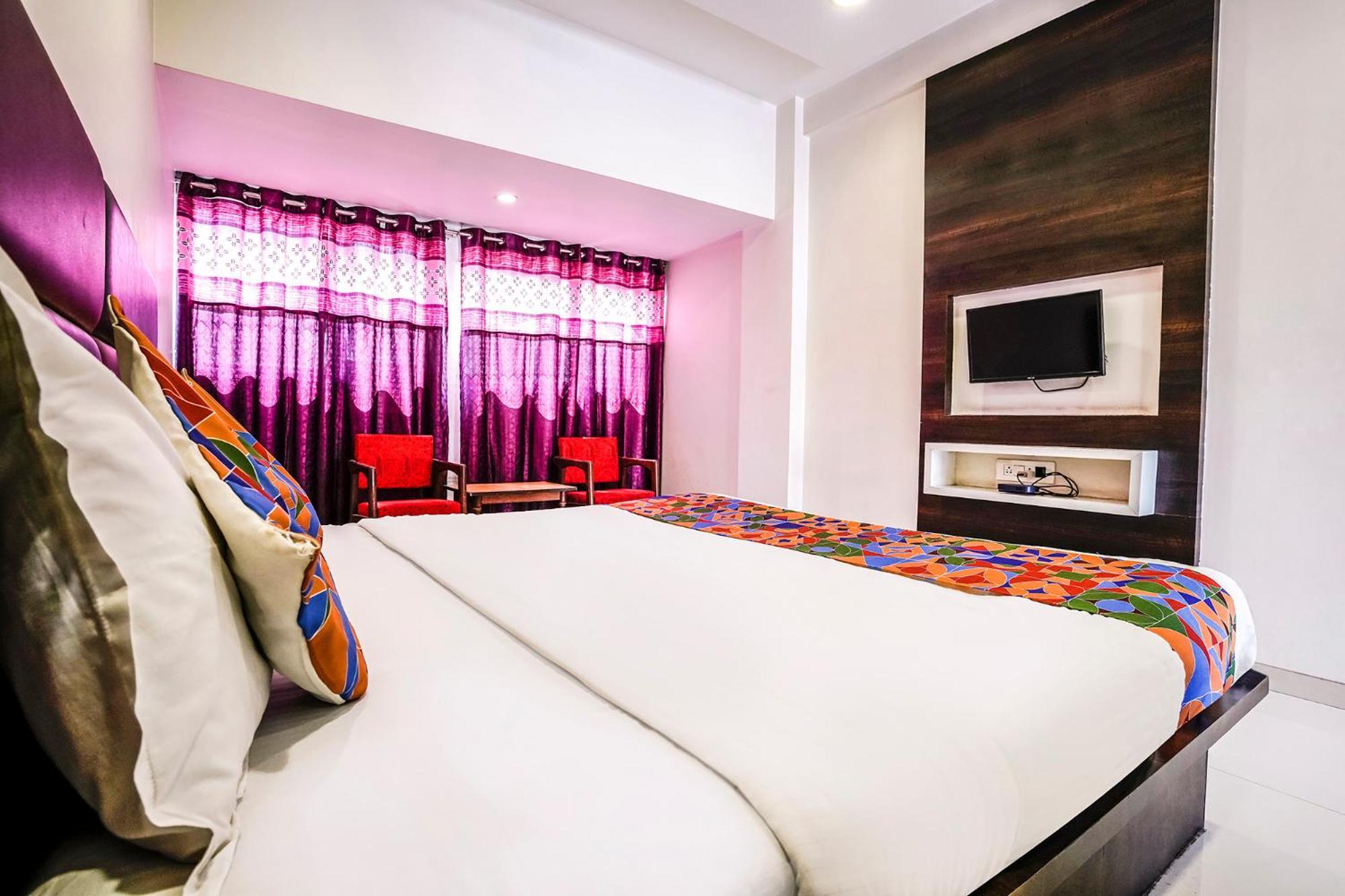 Fabexpress Raj Tourist Hotel Nashik Bagian luar foto