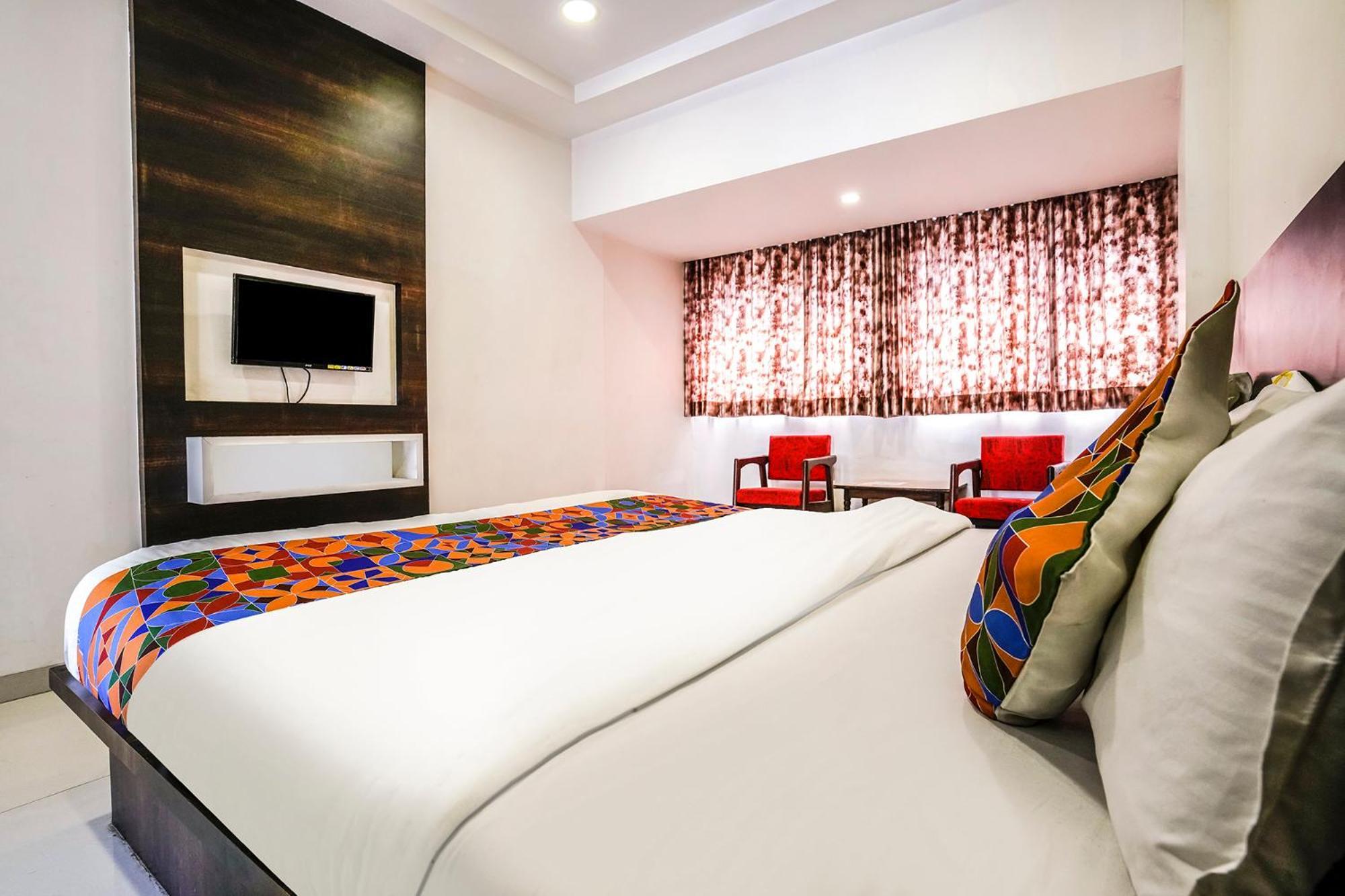 Fabexpress Raj Tourist Hotel Nashik Bagian luar foto