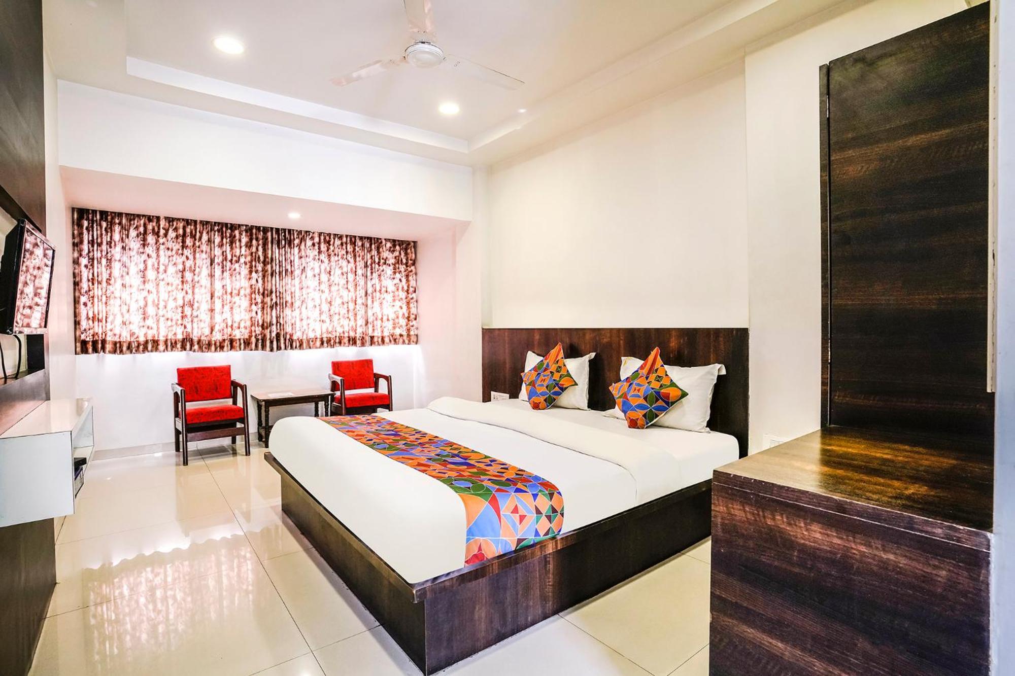 Fabexpress Raj Tourist Hotel Nashik Bagian luar foto