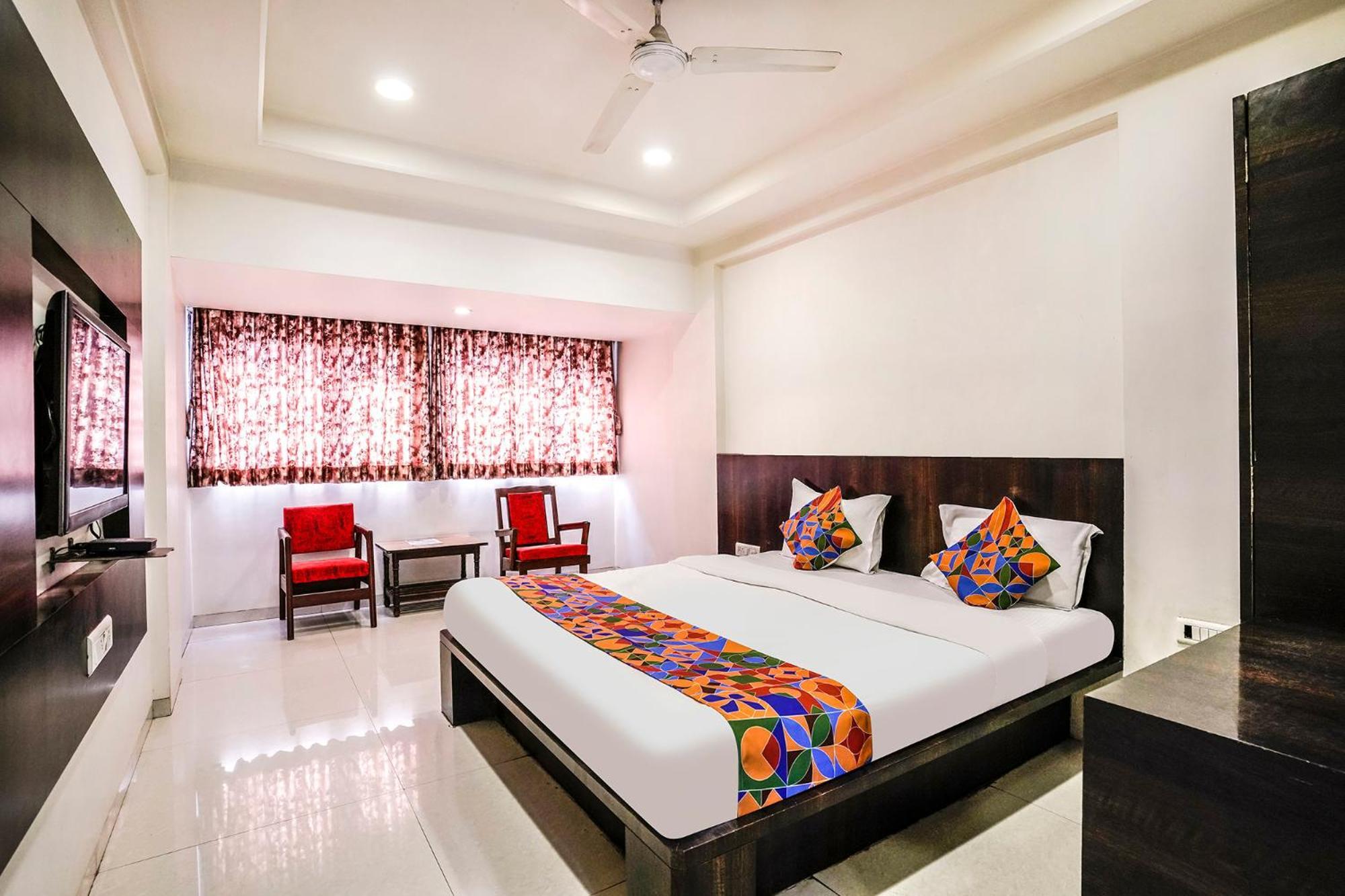 Fabexpress Raj Tourist Hotel Nashik Bagian luar foto